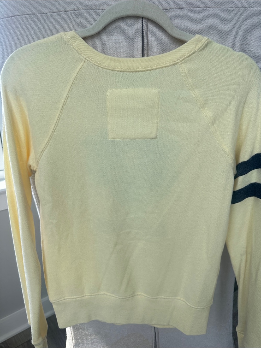 Abercrombie & Fitch Sweatshirt - Picture 2 of 5